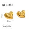 Diseño estilo Ins con sentido de comercio exterior Europa y Estados Unidos asimétricos en forma de corazón tridimensional de acero inoxidable no se decolora chapados en oro de 18 quilates pendientes para mujer