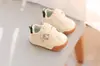 Zapatillas de Entrenamiento para Niños Primavera y Otoño 2026 Zapatos Deportivos para Niños Tenis Casuales Zapatos Blancos para Niñas Zapatos para Bebé con Suela Suave