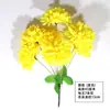Simulación de 12 crisantemos para barrer tumbas en el Festival Qingming, flores de seda de plástico se colocan frente a las tumbas en el cementerio para rendir homenaje a flores artificiales