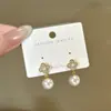 Brincos Pendentes de Trevo de Quatro Folhas da Sorte com Zircônias e Pérolas Simples Moda Versátil Luxo Leve Toque Suave de Alta Qualidade Brincos de Tarraxa