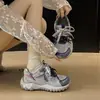 Tênis de corrida versátil com cadarço e sola grossa, tênis esportivo casual estilo coreano para mulheres, malha respirável, conforto duplo, estilo "dad shoes", color blocking