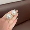 Brincos de Tarraxa Meia-Lua de Pérola de Alta Qualidade Brilho Forte Brincos de Pérola de Água Doce Joia de Orelha para Mulheres Simples Clássico Brincos de Tarraxa de Pérola Atacado