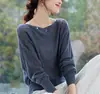 Camiseta Feminina Manga Morcego Ombro a Ombro Outono Inicial Solta Versátil Petite Cobre Barriga Vazada Malha Fina Top Básico