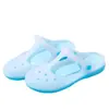 Zapatos de gel para exteriores de dropshipping, zuecos de suela blanda, nuevas pantuflas de verano para mujer, sandalias de playa cerradas antideslizantes de fondo plano