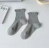 Meias Femininas de Renda Cor Sólida Sem Costura Estilo Novo Primavera e Verão, Meias Frescas e Elegantes de Cano Médio, Atacado, Absorventes de Suor