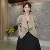 Casaco curto estilo coreano de outono com lapela grande para mulheres, novo top jaqueta popular da moda solto de outono de 2026