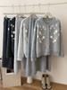 Traje de Punto Otoño Chic Coreano Chaqueta Suéter Bordada Estéreo de Flores para Mujer + Falda de Punto de Cintura Alta