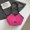 Bolsas de Design de Nicho para Mulheres 2025 Nova Bolsa de Ombro da Moda Outono Versátil Grande Capacidade Bolsa de Tecido Bolsa Tote para Trabalho