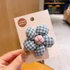 Pinza para el pelo linda de girasol con relleno de algodón estilo coreano Flor de cinco pétalos Pinza para el pelo versátil para niñas Accesorio para el pelo de flor tridimensional