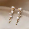 Pendientes de Borla de Perla con Flor de Zircón Vintage Francés de Aguja de Plata con un Diseño Único, Pendientes de Nicho con un Toque de Lujo Ligero y Sensación de Alta Gama