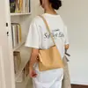 Moda Retro Tecida à Mão Nova Outono 2026 Bolsa de Ombro Transversal Balde de Grande Capacidade Aparência Elevada de Nicho