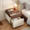 Mesa de Cabeceira de Madeira Maciça com Cofre Integrado, Novo Modelo para Quarto de Casa, Estilo Vintage Creme, Armário Inteligente de Armazenamento de Cabeceira com Revestimento Suave