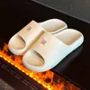 Novo Chinelo de Flores com Solado Grosso para DIY de Verão Desenho Animado Chinelos de Casa Banheiro Moda Resistente ao Desgaste Sandálias Antiderrapantes para Casal