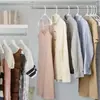 Perchas blancas de plástico duradero antideslizantes para el hogar, hechas a medida según muestra, diseño tubular con gancho