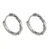 Brincos Argola Torcidos com Microincrustação de Zircônia em Estilo Vintage, com um Toque de Luxo Leve e Sofisticado, Brincos Únicos e Minimalistas