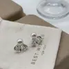 Brincos de Pérola com Laço Vazado Renda Super Fada Design Francês, Luxo Leve, Sensação de Alto Padrão, Brincos de Tarraxa Versáteis e Doces