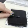 Aretes Europeos y Americanos de Textura Irregular para Hombres y Mujeres, Aretes Versátiles, Anillo de Mobius, Lujo Accesible, Aretes de Diseño Neutro