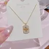 Collar Cuadrado Geométrico: Cadena para Clavícula Lujosa, de Nicho, Gama Alta con un Estilo Sencillo y Exquisito, Adecuada para el Uso Diario