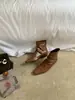 Otoño 2026 Nuevo Estilo Tacón Grueso Punta Cuadrada Retro Cremallera Trasera Plisada Botines Cortos de Piel Botas de Media Pantorrilla