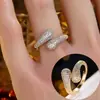 Anillos de Zirconia Entrelazados de Alto Gama Estilo Ins Transfronterizo Europeo y Americano, Anillos Versátiles de Nicho Únicos y de Moda