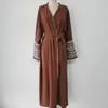 Nuevo cárdigan de punto grueso con bordado pesado, borlas de moda y retazos Yiduoduo talla grande, vestido elegante 24763 para mujer