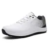 Zapatos de entrenamiento populares de talla grande 46 para comercio exterior, zapatos de golf, zapatos deportivos casuales de cuero transfronterizos con amortiguación cómoda para hombre