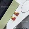 Collar con Colgante de Corazón de Calcedonia Roja Hoja Hierba Versión Alta Fanjia Pulsera Pendiente con Forma de Corazón Chapado en Oro Rosa de 18K Pendientes Estilo Ins