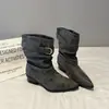 Botas Apiladas con Volantes de Punta Aguda Estilo Retro para Mujer 2026 Nuevo Estilo Aumento de Altura Interior Botas Vaqueras Occidentales para Mujer Hebilla de Cinturón Tacón Grueso Botines