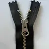Ykk Em Estoque Nº. Zíper Fechado de Cobre Branco Metálico com 3 Cabeças de Zíper para Escolher, 15-30cm, Grande Quantidade em Estoque