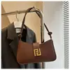 2025 Bolso de Textura Simple Otoño e Invierno Bolso de Cadena Tendencia de Moda Diseño Hombro Único Elegante Cruzado Pequeño Cuadrado Versátil