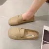 Nova versão coreana de sapatos casuais de sola reta para primavera e verão de 2023, bico quadrado, sapatos tipo mocassim, sapatos femininos confortáveis de uso duplo, atacado
