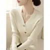 Suéter de punto casual con cuello en V, botones cruzados y abertura lateral para mujer, nuevo top base de otoño e invierno de manga larga, de alta gama y súper elegante