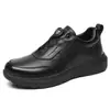 Zapatos casuales de cuero populares en TikTok y Kuaishou para aumentar la altura de los hombres, zapatos de conducción versátiles de suela blanda con hebilla giratoria y amortiguación para hombres