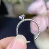 La piedra principal del anillo de acuamaro natural es de aproximadamente 4*6mm de valor circular, ¡y el engaste abierto no elige la circunferencia del dedo! incrustación de plata s925