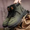 Botas Masculinas Outono Cano Alto Estilo Britânico Roupa de Trabalho Botas Cor de Ruibarbo Masculinas Esportivas e de Lazer Solado Grosso Botas de Couro para Caminhada ao Ar Livre