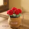 Planta de rosa artificial tejida en maceta, producto terminado hecho a mano a crochet, flor artificial para decoración de escritorio en casa, venta al por mayor de regalos, flor de hilo
