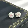Pendientes de botón de flor de rosa cepillada plateada de alta gama y elegantes con agujas de plata, Pendientes simples azules y rosas para mujer