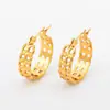 Joyería Popular Europea y Americana Acero de Titanio Hilo Convexo Pendientes Brillantes Diseño Único Pendientes de Nicho Fábrica Mayorista de Pendientes para Mujer