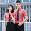 Camisa Cinza Escuro de Fibra de Bambu Não Amassa Manga Longa e Curta Roupa Social Mesma Estampa para Homens e Mulheres Roupa de Trabalho para Vendedor de Seguros