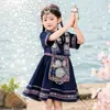 3 de Março Fantasias Étnicas Infantis: Roupa Étnica Zhuang de Guangxi para Meninos, Trajes de Performance Estilo Étnico Yi e Buyu para Meninas