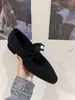 Zapatos Individuales Grises de Tacón Grueso Estilo Francés Combinados con un Vestido, Zapatos de Noche para Mujer, Temporada Otoño e Invierno 2025, Zapatos Mary Jane Forrados de Lana Peludos