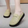 Chinelos com Bico Fechado para Uso Diário, Antiderrapantes, Salto Médio, Design Perfurado, Chinelos de Casa para Mulheres, Design Vazado, Planos, Confortáveis, Sola Grossa