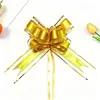 Nuevo modelo 50 # Lazo grande de tul nacarado con borde dorado flor anudada a mano para decoración de coche de boda y regalo navideño