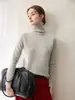 Suéter de Cashmere Espesso Novo Outono e Inverno Feminino Gola Alta Bainha Dobrada Tricô Solto Camada Interna Cor Sólida Camada Base