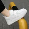 Zapatos de Skate Bajos para Niños Estilo Primavera/Otoño 2026 Zapatos Deportivos Infantiles para Niños de Edad Media y Mayores Parte Superior de Cuero Moderno Estilo Nuevo para Estudiantes de Primaria