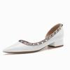 2026 Sapatos de Couro Patente Nude com Corte Lateral, Rebites, Bico Fino, Salto Bloco, Boca Rasa, Sapatos de Salto Único com Tachas, Estilo Simples Feminino
