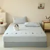 Shu Zun Ke Otoño/Invierno Dibujos Animados Estilo Simple Más Terciopelo Estilo Engrosado Terciopelo de Leche Bordado Burnout Artículo Único Sábana Bajera