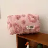 Bolsa de Maquillaje de Peluche con Forma de Corazón para Niña, Dulce y Portátil Bolsa de Almacenamiento con Forma de Corazón de Princesa para Viaje, Bolsa con Colgante, Estuche para Lápices de Estudiante