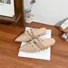 Sandalias abiertas de mujer estilo francés 2026, calzado para exteriores, sandalias de cuña con punta afilada y tachuelas, zapatos de mujer elegantes y versátiles sin cordones, a la moda