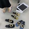 Sandalias de Verano 2026 Nuevo Diseño de Nicho con Hebilla Metálica para Mujer, Chanclas de Tira Elegantes y Versátiles para Uso en Exteriores